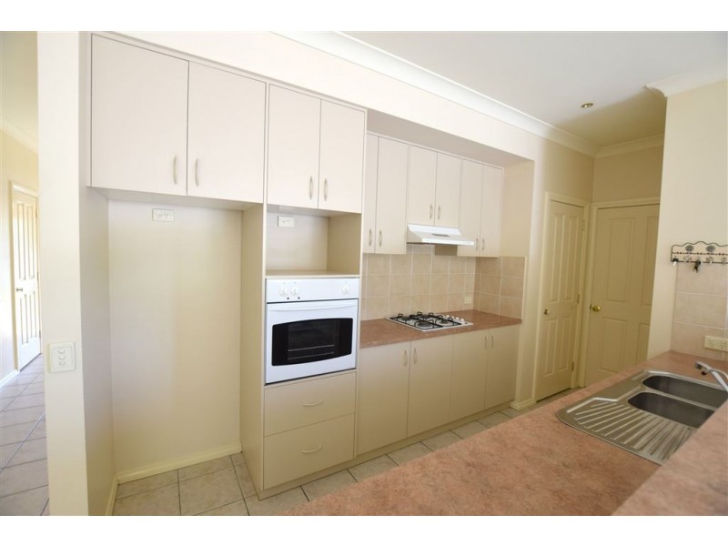 71 Hartigan Street, Thurgoona NSW 2640