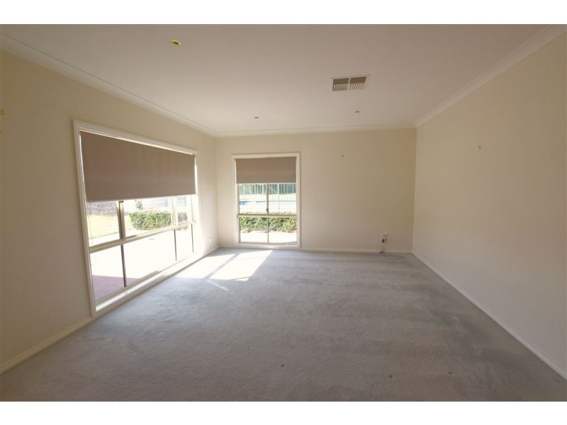 71 Hartigan Street, Thurgoona NSW 2640