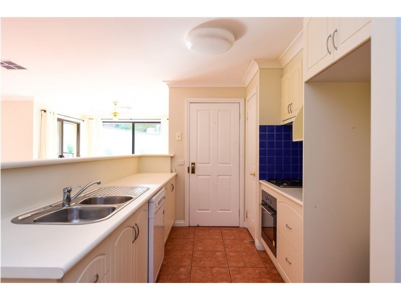 10 Box Place, Lavington NSW 2641