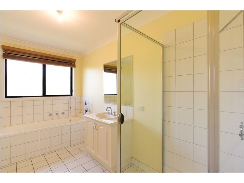 10 Box Place, Lavington NSW 2641