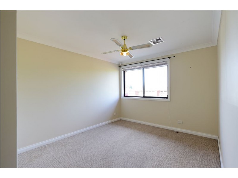 10 Box Place, Lavington NSW 2641
