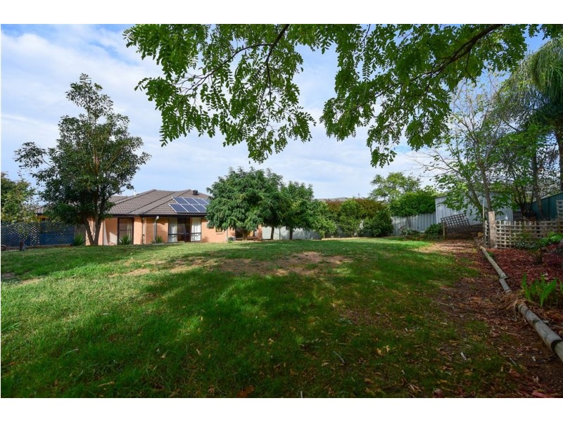 10 Box Place, Lavington NSW 2641