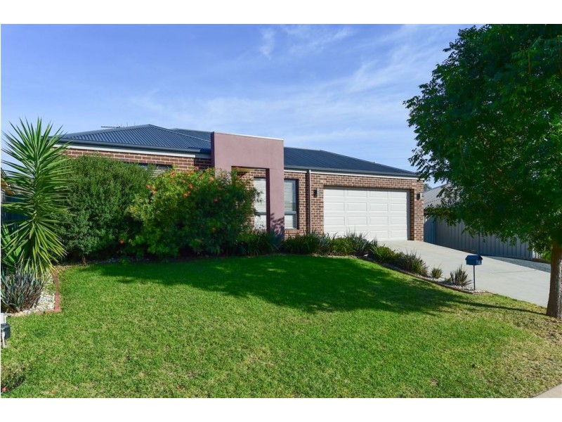6 Swallow Court, Thurgoona NSW 2640