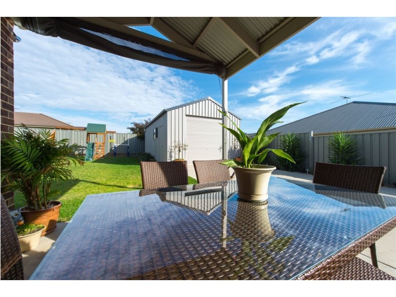 6 Swallow Court, Thurgoona NSW 2640