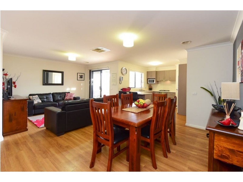 6 Swallow Court, Thurgoona NSW 2640
