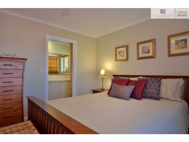 80 Southernview Drive, West Albury NSW 2640