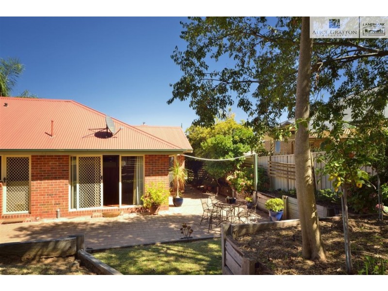 80 Southernview Drive, West Albury NSW 2640