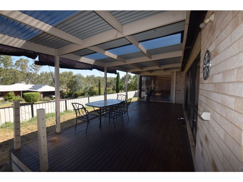 28 Carson Drive, Corowa NSW 2646