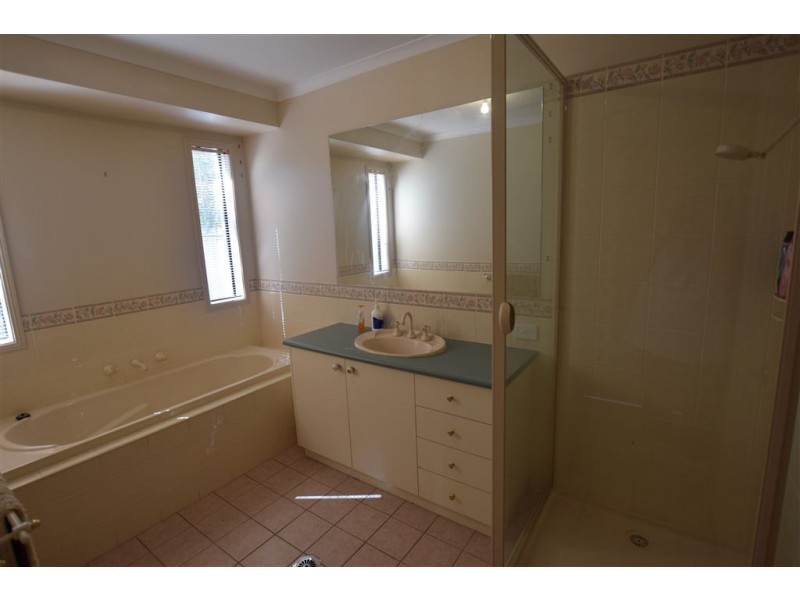 28 Carson Drive, Corowa NSW 2646