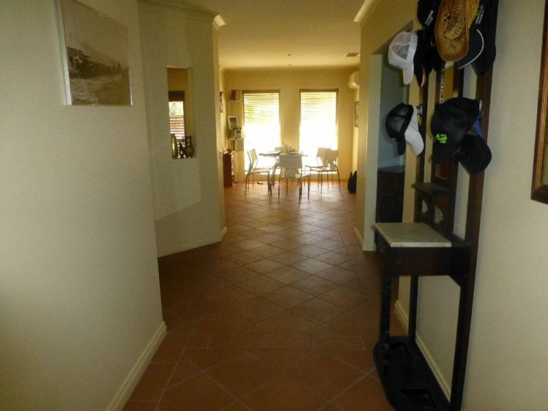 2/39 Florence Crescent, Albury NSW 2640