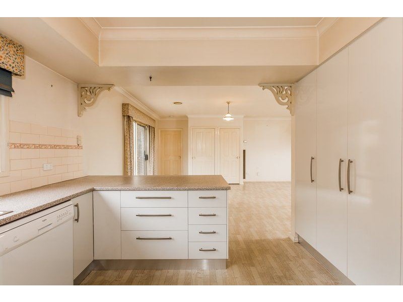 27 Sunrise Terrace, East Albury NSW 2640