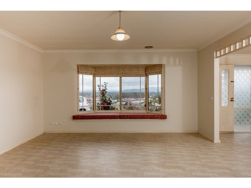 27 Sunrise Terrace, East Albury NSW 2640