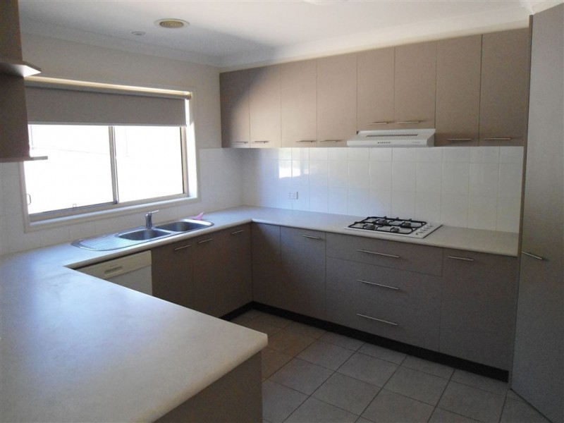 12 Ballara Drive, Wodonga VIC 3690