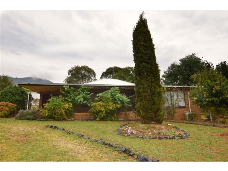 2 Briggs Lane, Dederang VIC 3691