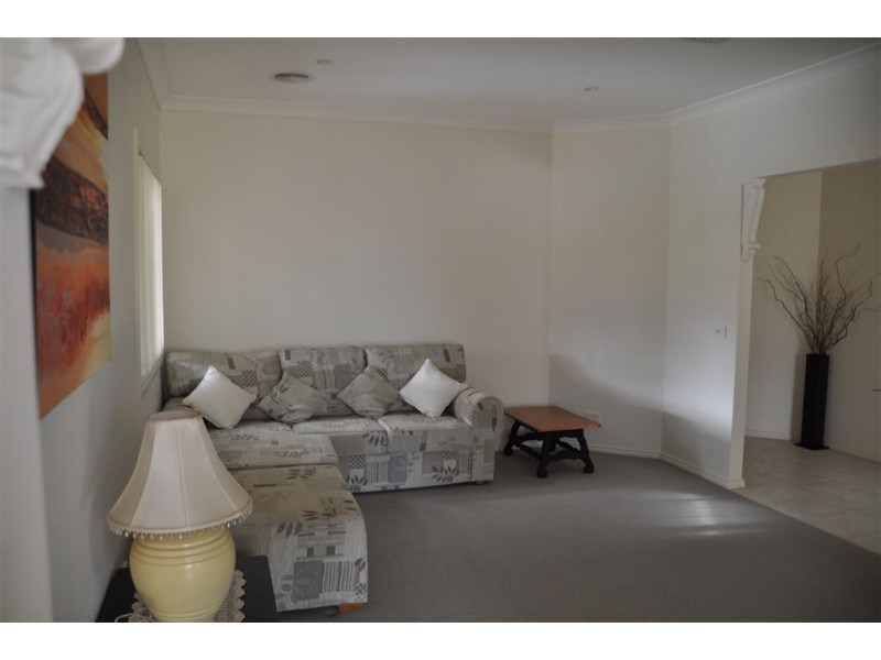 7 Honeysuckle Street, Thurgoona NSW 2640