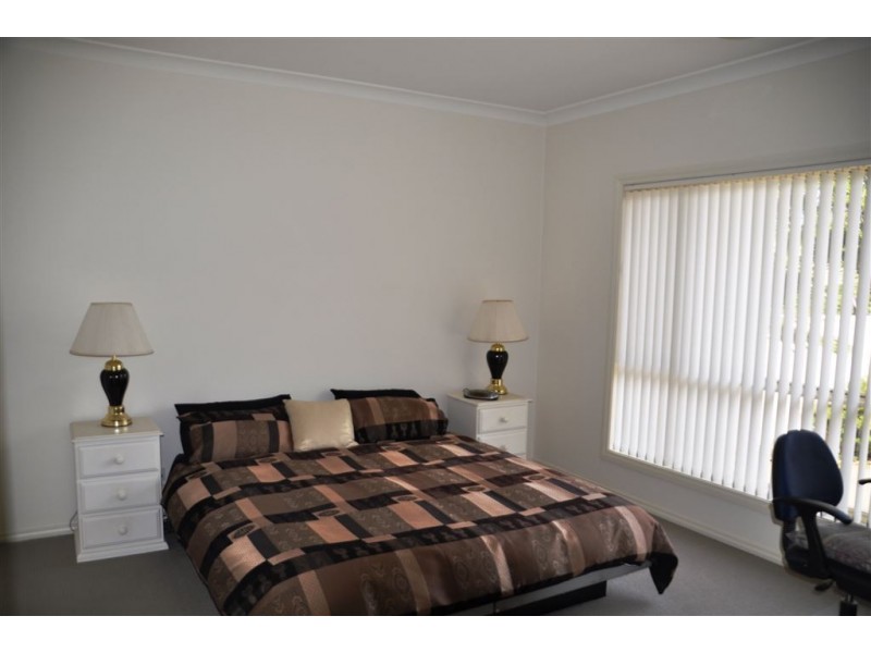 7 Honeysuckle Street, Thurgoona NSW 2640