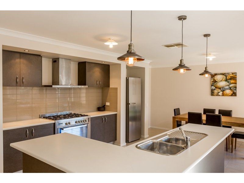 38 Lysterfield Lane, West Wodonga VIC 3690