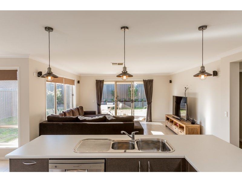 38 Lysterfield Lane, West Wodonga VIC 3690