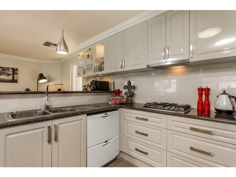 71 Honeyeater Circuit, Thurgoona NSW 2640