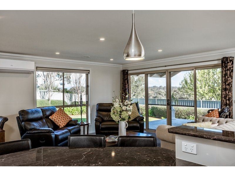 71 Honeyeater Circuit, Thurgoona NSW 2640