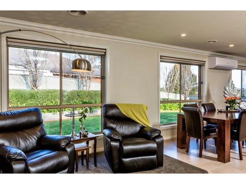 71 Honeyeater Circuit, Thurgoona NSW 2640