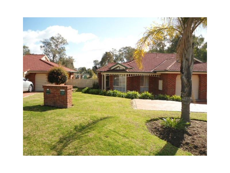 2/4 Yanco Court, West Wodonga VIC 3690
