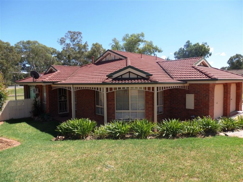 2/4 Yanco Court, West Wodonga VIC 3690