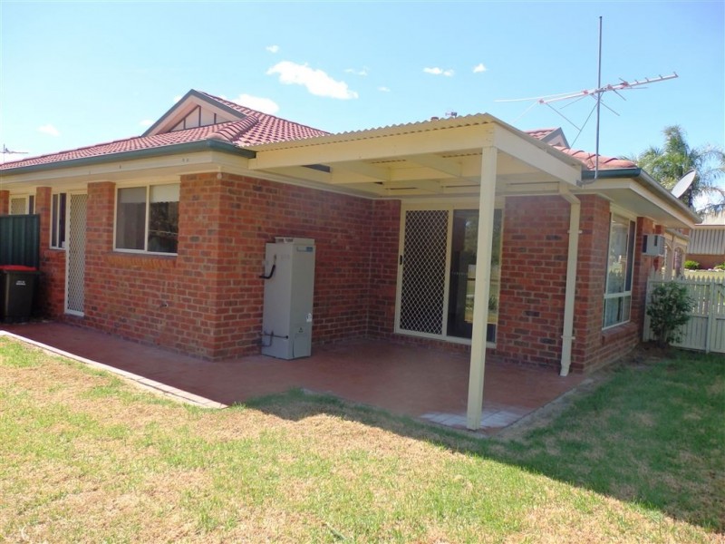 2/4 Yanco Court, West Wodonga VIC 3690