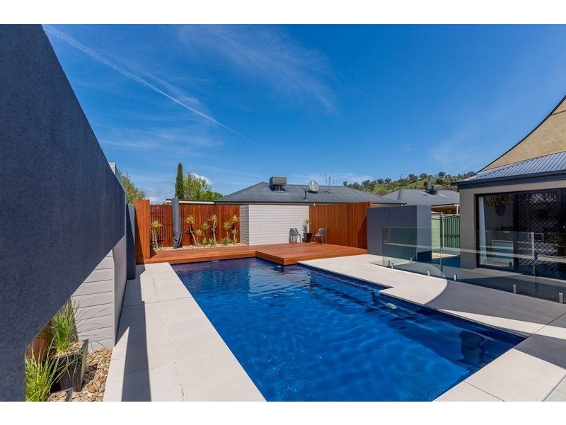 11 Terence Avenue, East Albury NSW 2640