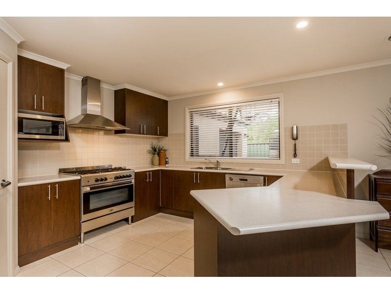 11 Terence Avenue, East Albury NSW 2640