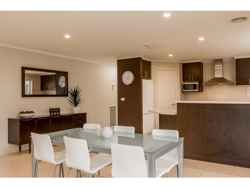 11 Terence Avenue, East Albury NSW 2640