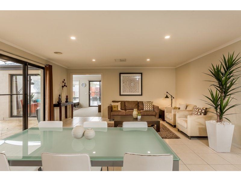 11 Terence Avenue, East Albury NSW 2640