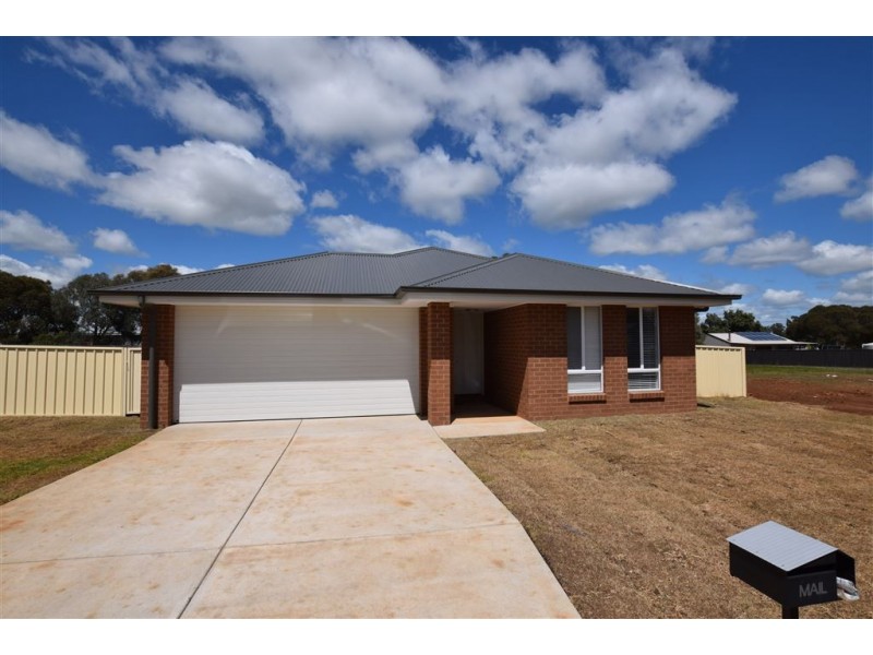 12 Fourth Street, Henty NSW 2658