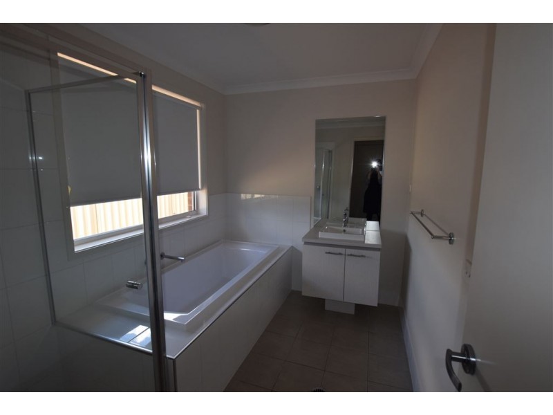 12 Fourth Street, Henty NSW 2658