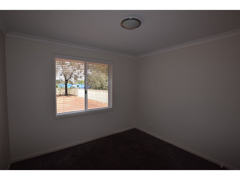 12 Fourth Street, Henty NSW 2658