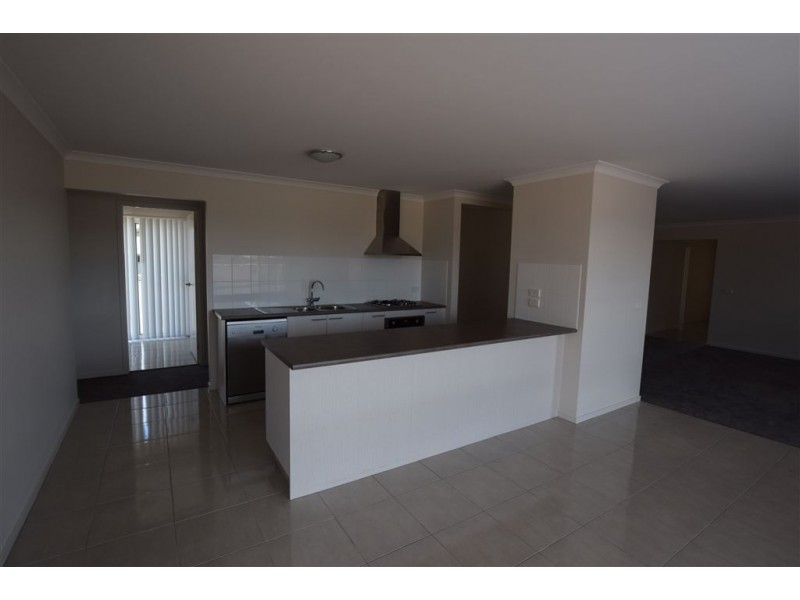 12 Fourth Street, Henty NSW 2658