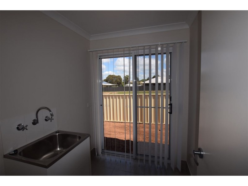 12 Fourth Street, Henty NSW 2658