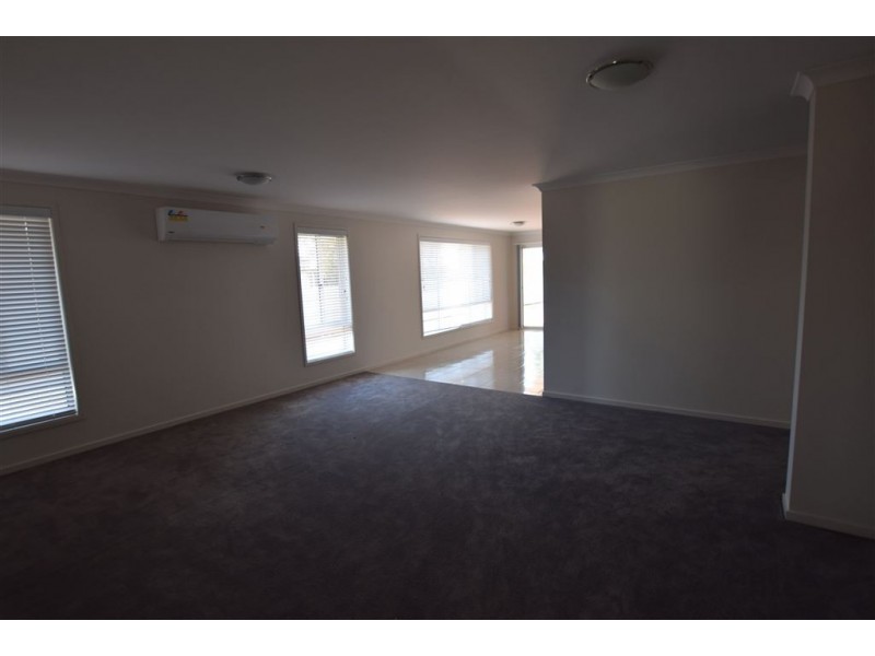 12 Fourth Street, Henty NSW 2658