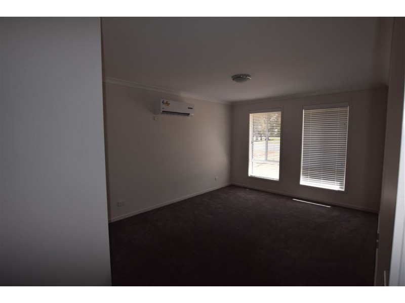 12 Fourth Street, Henty NSW 2658