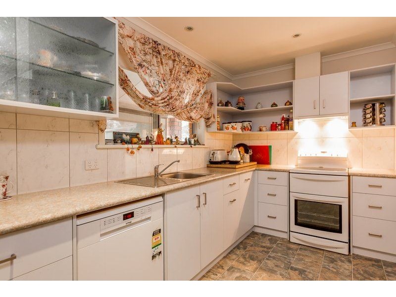 2/26 Wentworth Crescent, Lavington NSW 2641