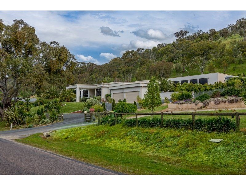 14 McGaffins Road, Wodonga VIC 3690