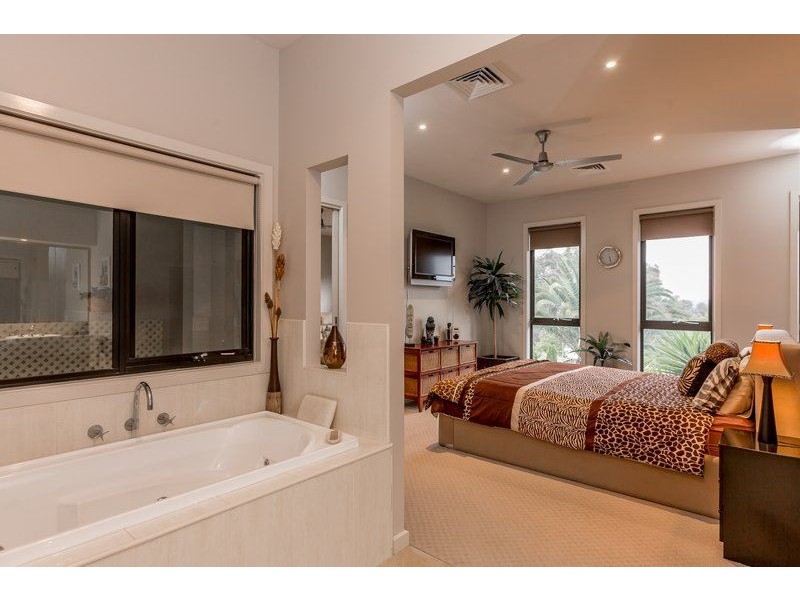 14 McGaffins Road, Wodonga VIC 3690