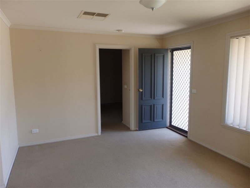 60 Ballara Drive, Wodonga VIC 3690