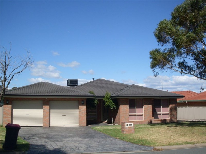 63 Dumbrell Circuit, Glenroy NSW 2640