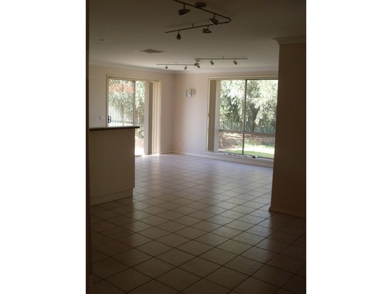 63 Dumbrell Circuit, Glenroy NSW 2640