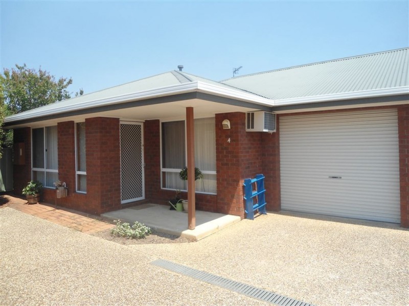 4/3 Kingfisher Drive, West Wodonga VIC 3690