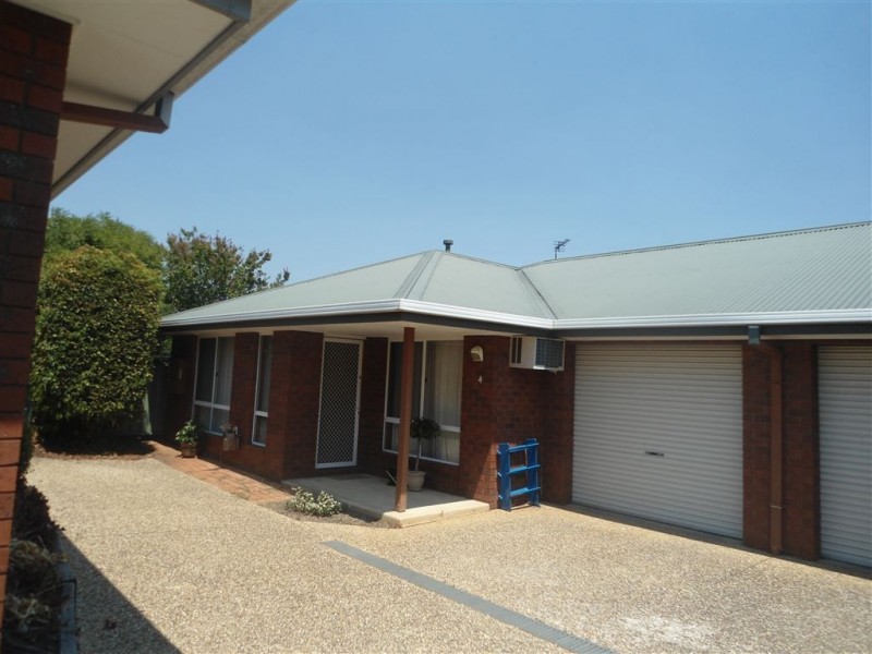 4/3 Kingfisher Drive, West Wodonga VIC 3690