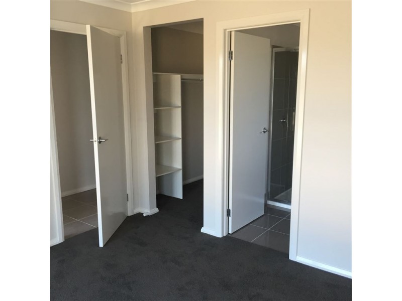 2/7 Weissel Court, Thurgoona NSW 2640