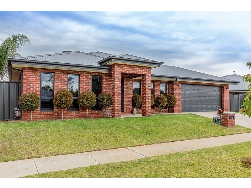 13 Pro Hart Drive, Baranduda VIC 3691