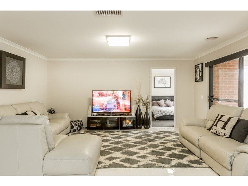 13 Pro Hart Drive, Baranduda VIC 3691